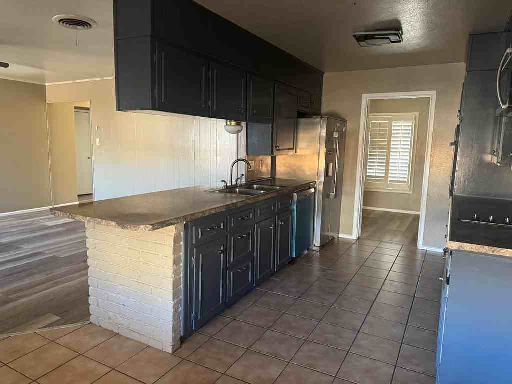 3310 Camarie Ave - Photo 5 of 11