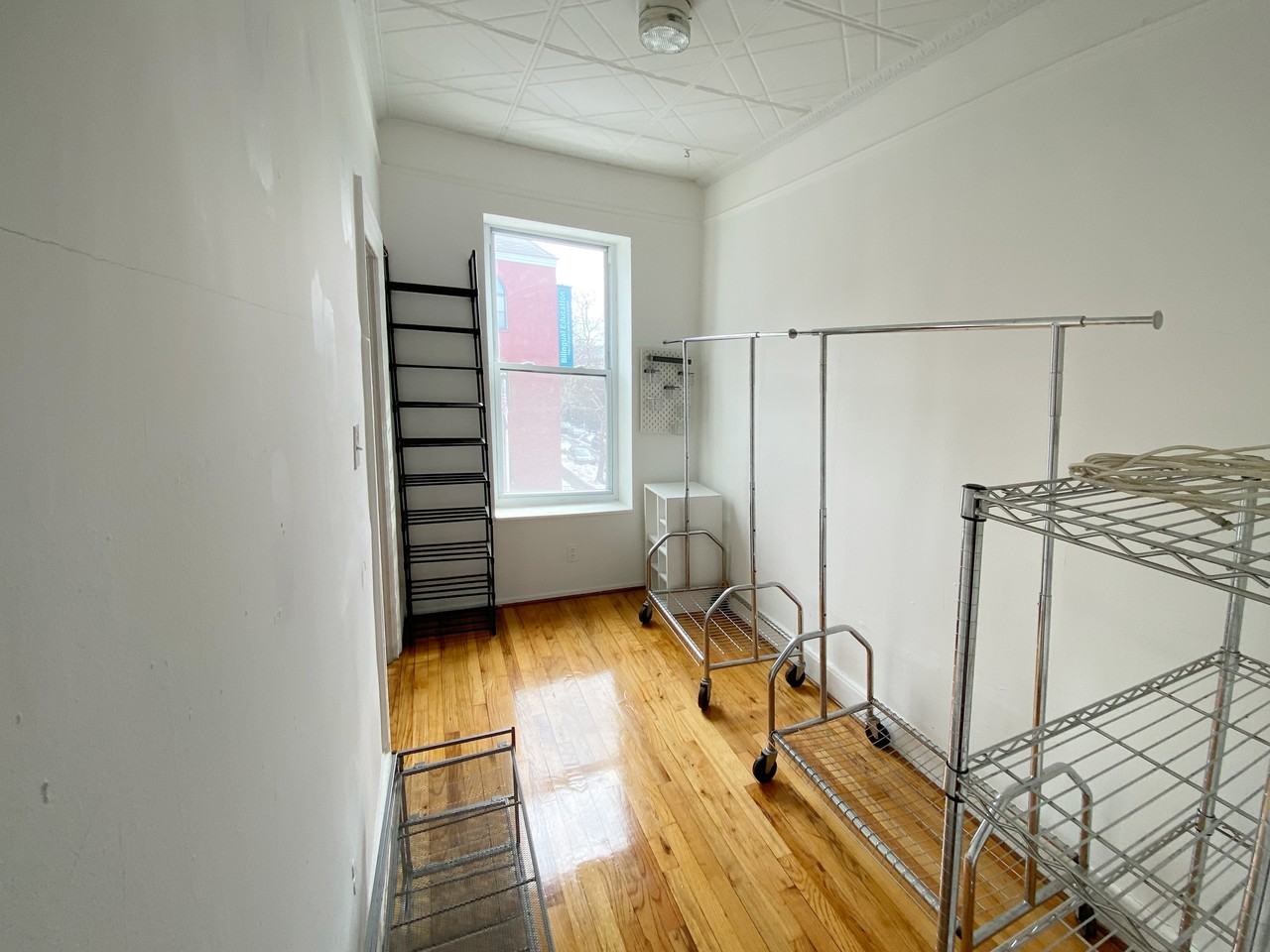 504 Court St - Photo 6 of 14