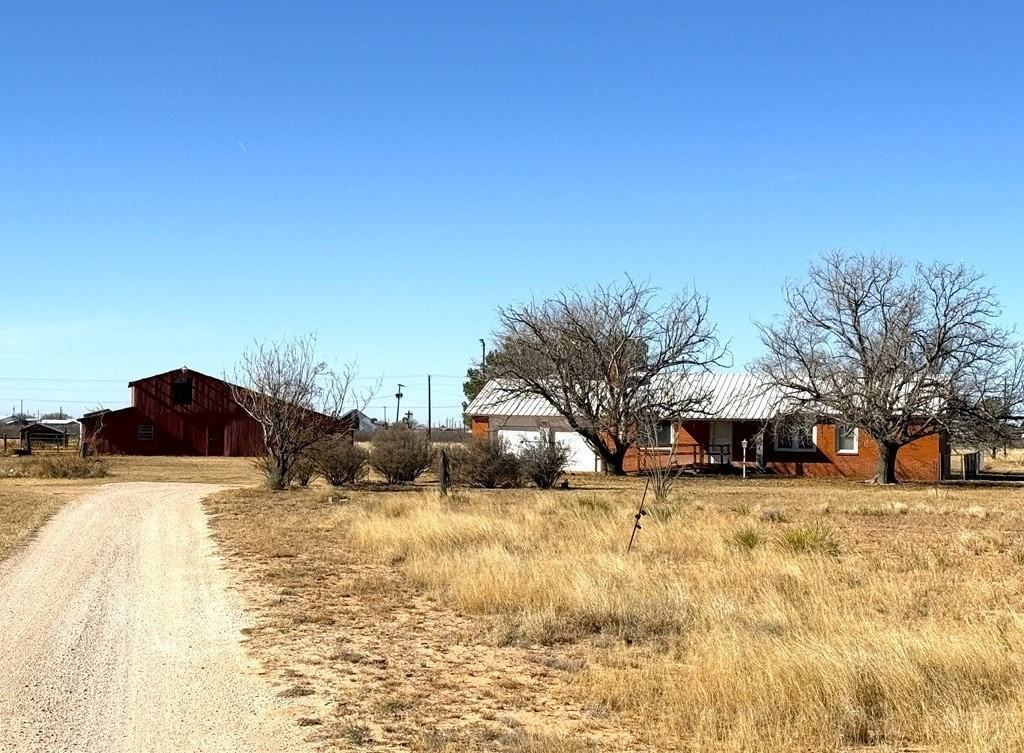 15187 N Pecan Ave - Photo 3 of 21