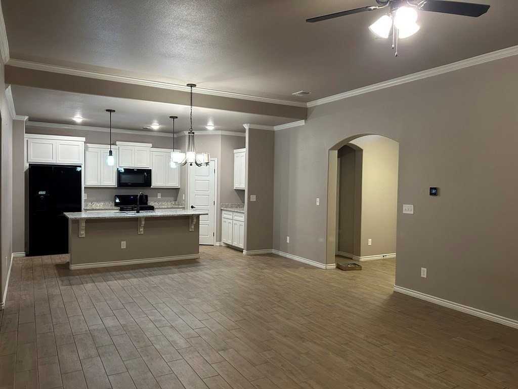 5305 Logan Ct - Photo 4 of 11