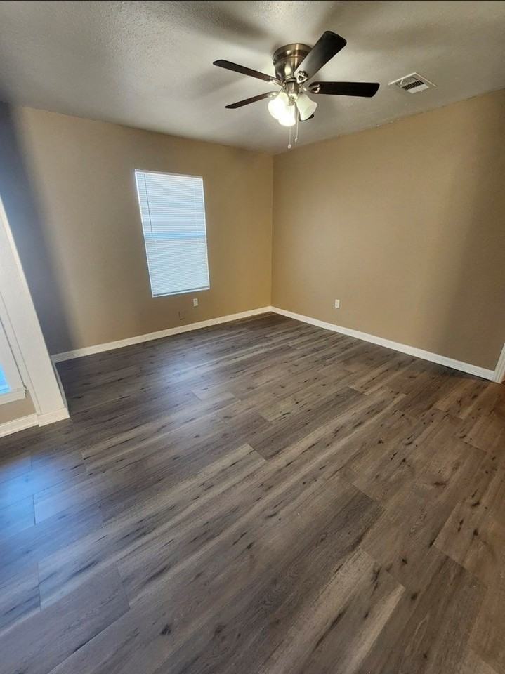 1915 N Tyler St - Photo 5 of 26