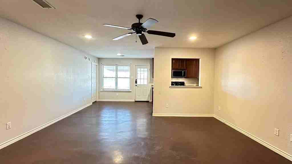 1103 Porterfield Rd - Photo 3 of 16