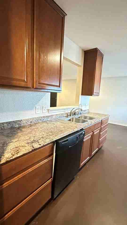 1103 Porterfield Rd - Photo 5 of 16