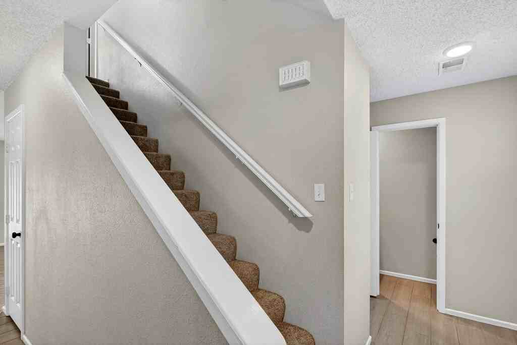 3222 Preston Dr - Photo 7 of 48