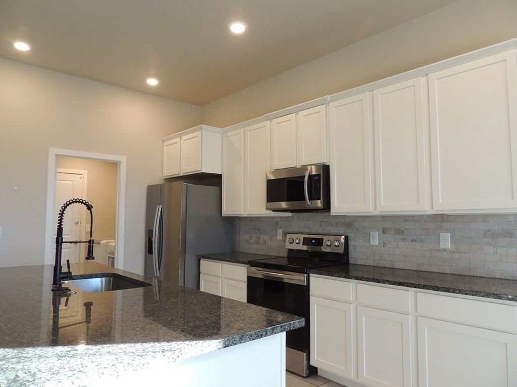 2516 Husk St - Photo 6 of 28