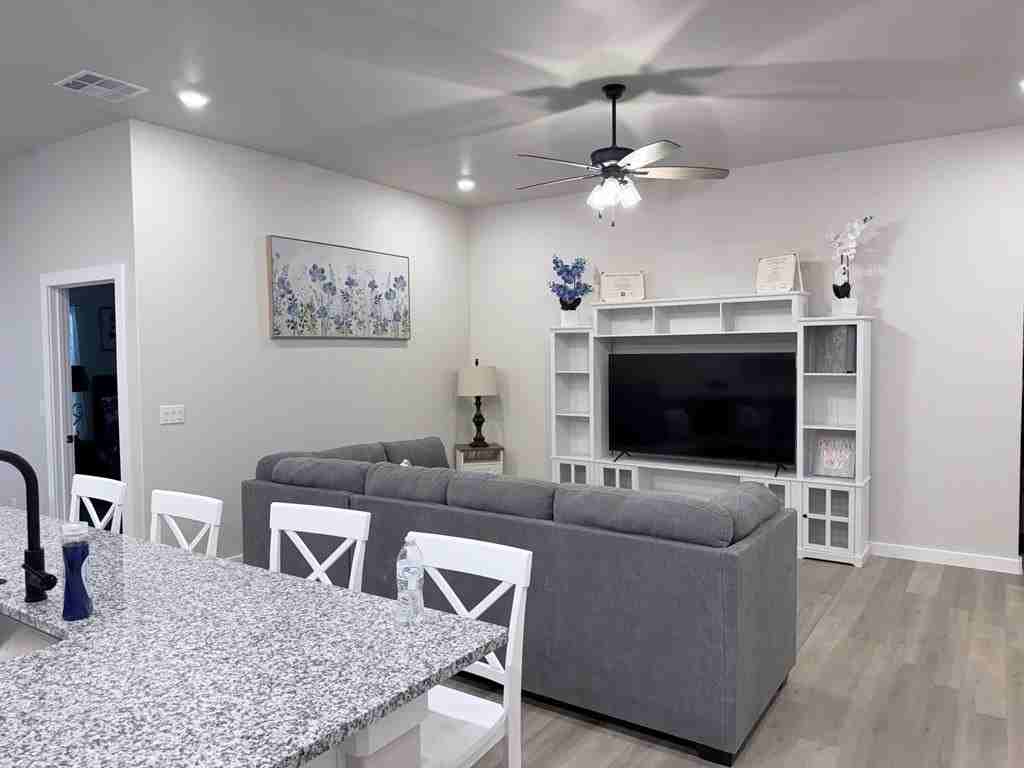 2944 Hidalgo Ave - Photo 4 of 12