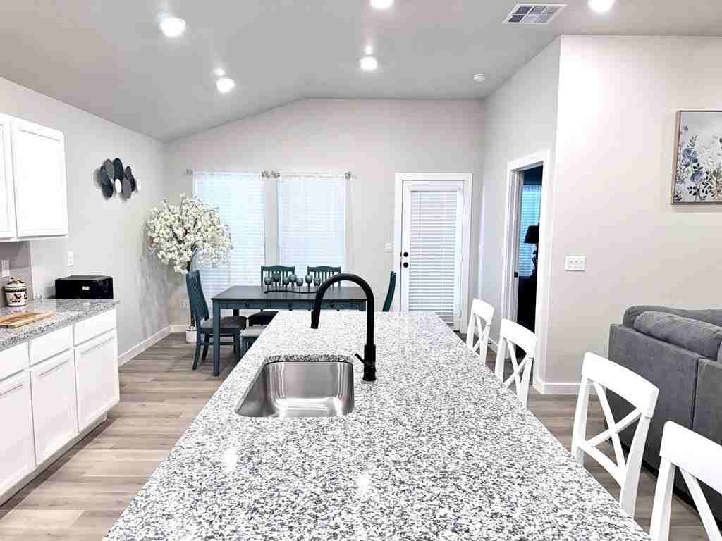 2944 Hidalgo Ave - Photo 6 of 12