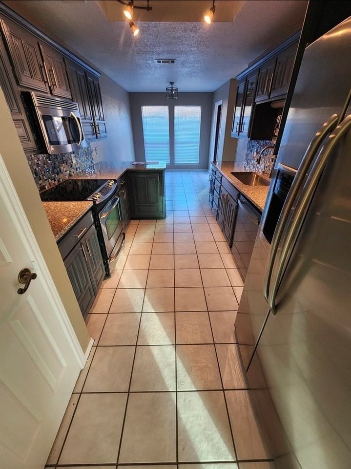 3300 Oakmont Dr - Photo 4 of 27