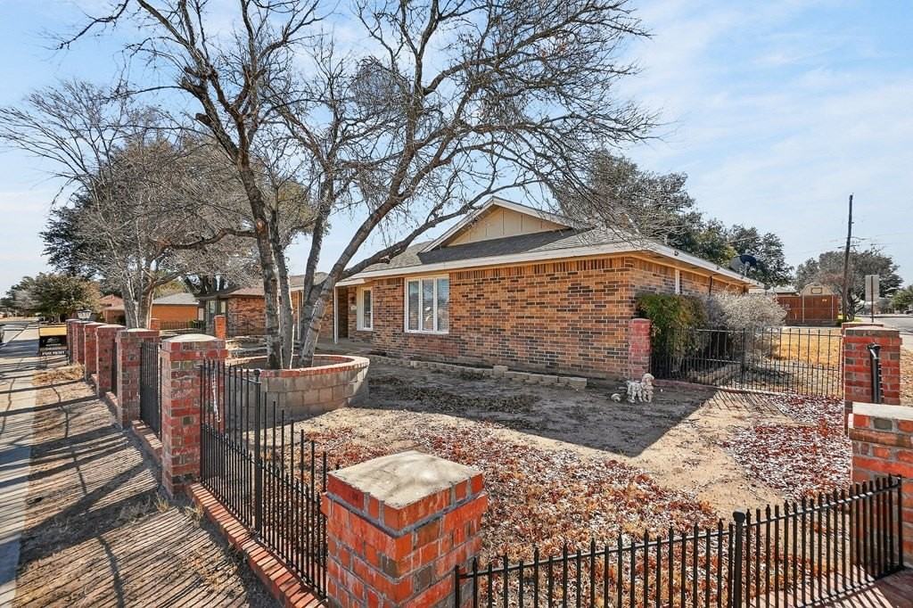 4007 Saint Andrews Dr - Photo 4 of 45