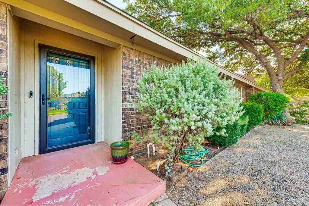 2902 Moss Ave - Photo 4 of 35