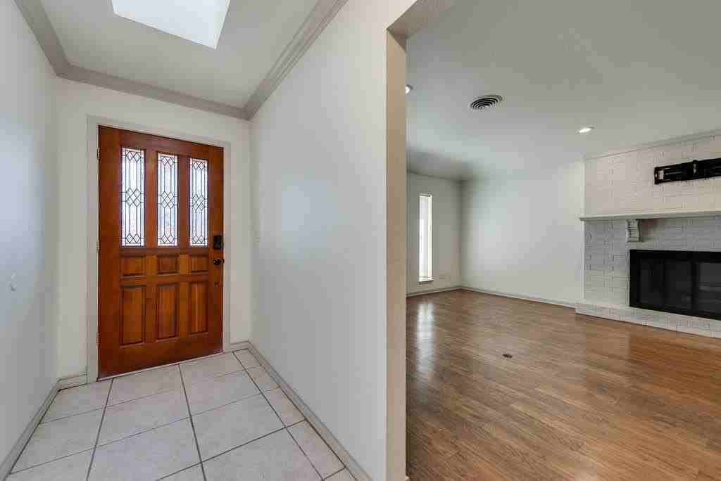 2902 Moss Ave - Photo 5 of 35