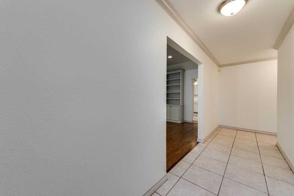 2902 Moss Ave - Photo 6 of 35