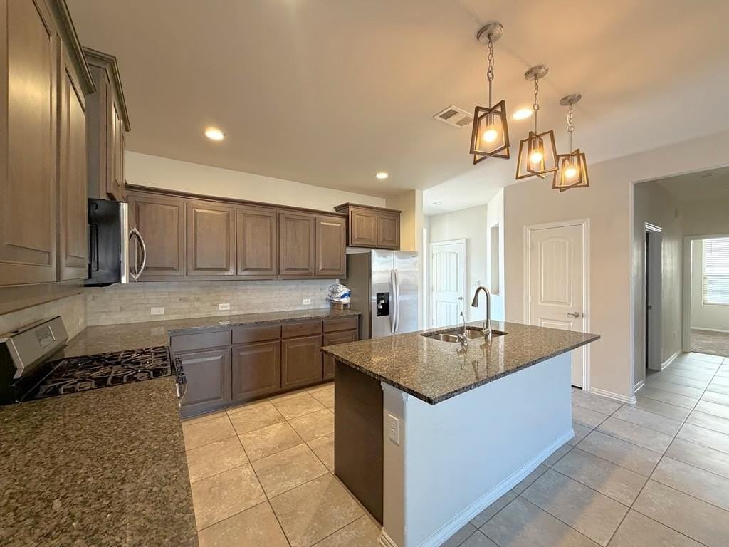 812 July Fourth Rd - Photo 3 of 27