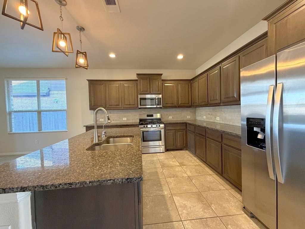 812 July Fourth Rd - Photo 4 of 27