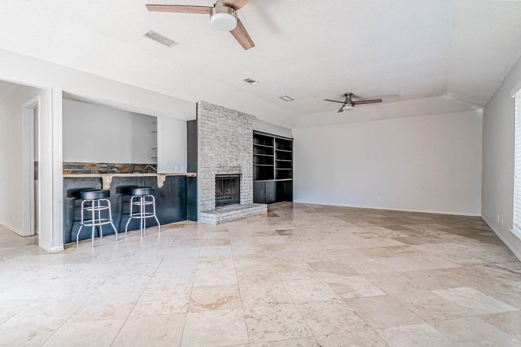 2825 Moss Ave - Photo 5 of 40