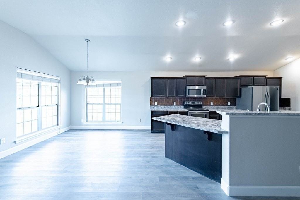 5712 Champions Dr - Photo 6 of 30