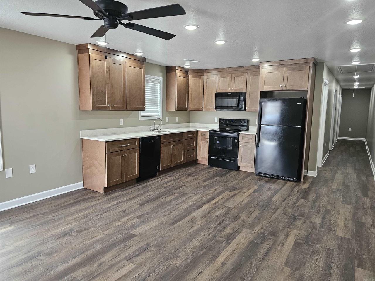 800 S 3rd Ave - Photo 2 of 4