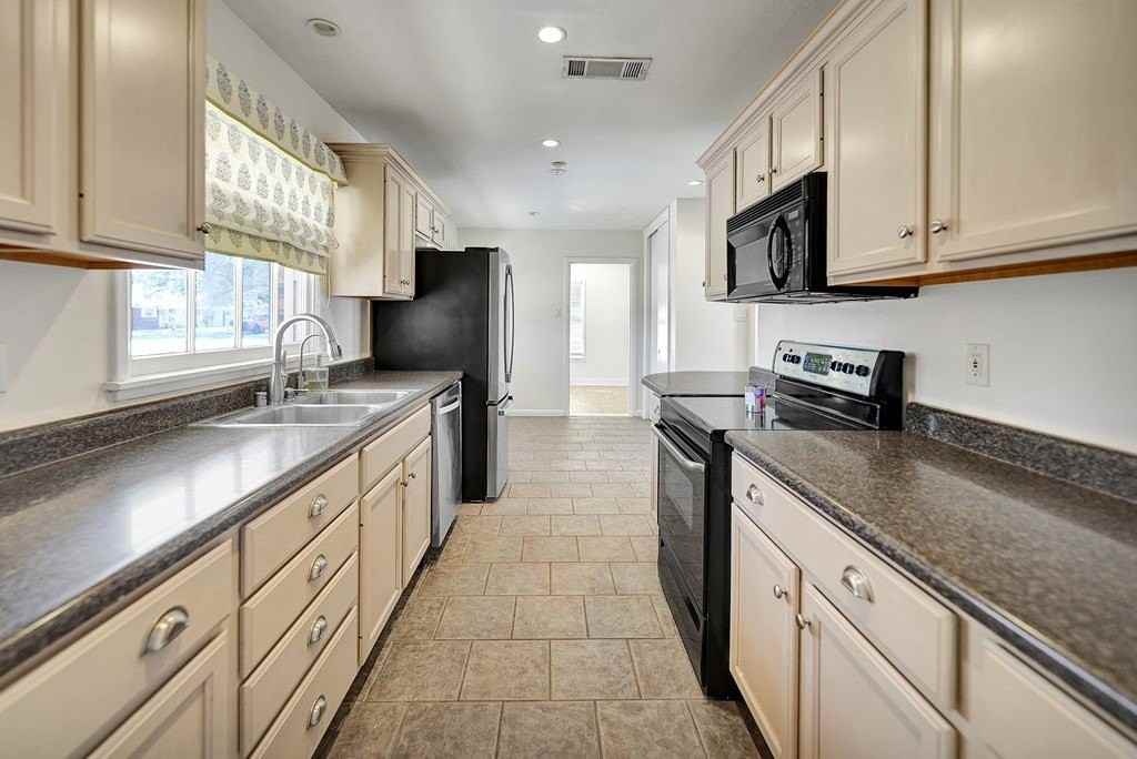 2204 Boyd Ave - Photo 7 of 29