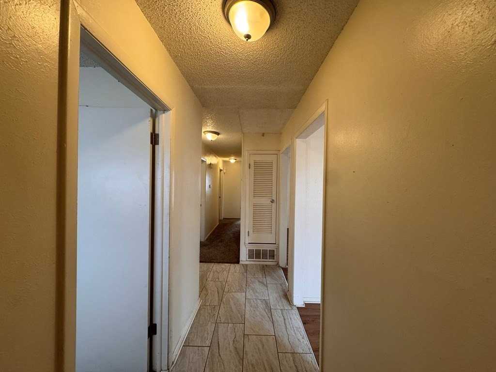 4425 Humble Ave - Photo 4 of 26