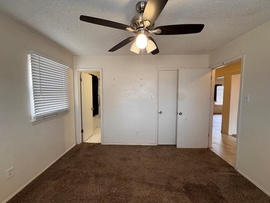 4425 Humble Ave - Photo 6 of 26