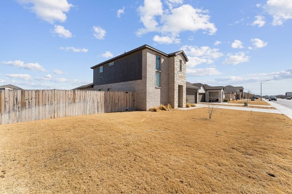 7118 Adenium Rd - Photo 3 of 30
