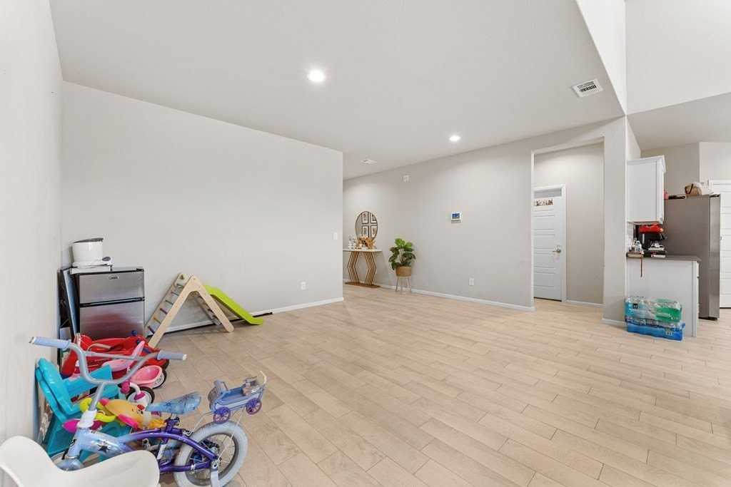 7118 Adenium Rd - Photo 6 of 30
