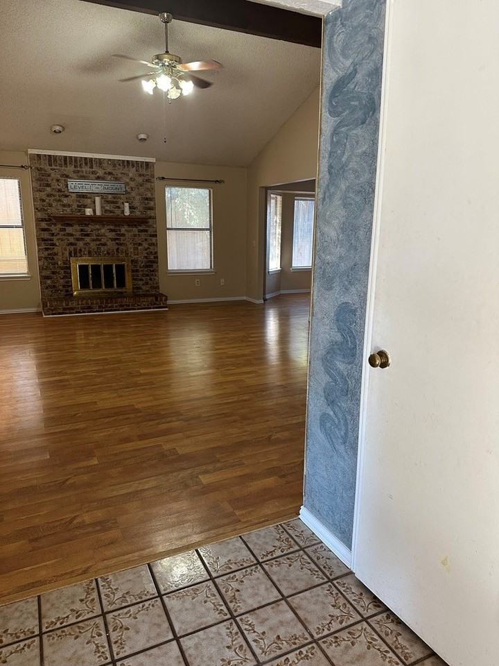 Nasworthy Pl - Photo 2 of 8