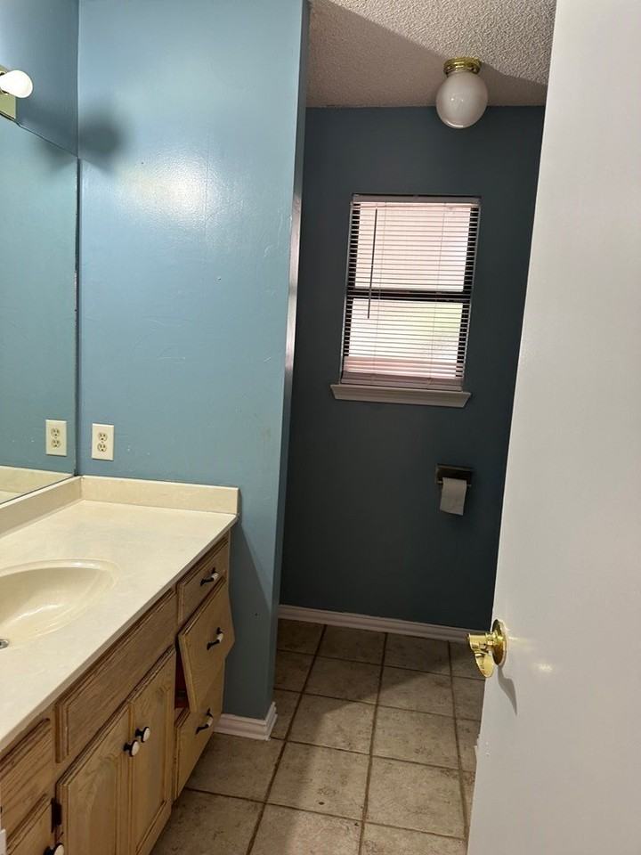 Nasworthy Pl - Photo 7 of 8