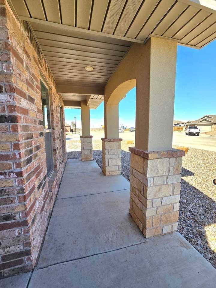 6921 Ranch Ave - Photo 3 of 37