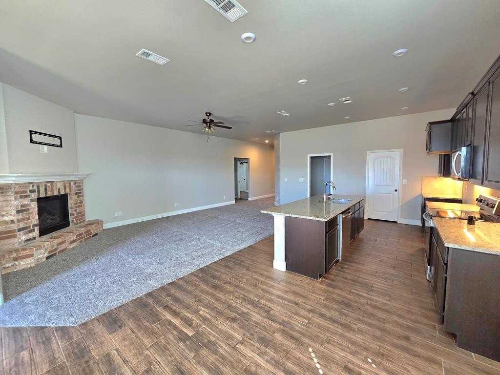 6921 Ranch Ave - Photo 6 of 37