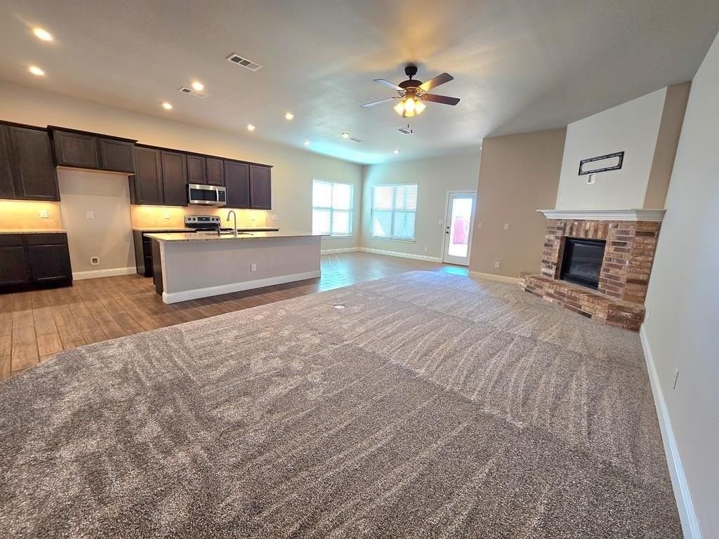 6921 Ranch Ave - Photo 7 of 37