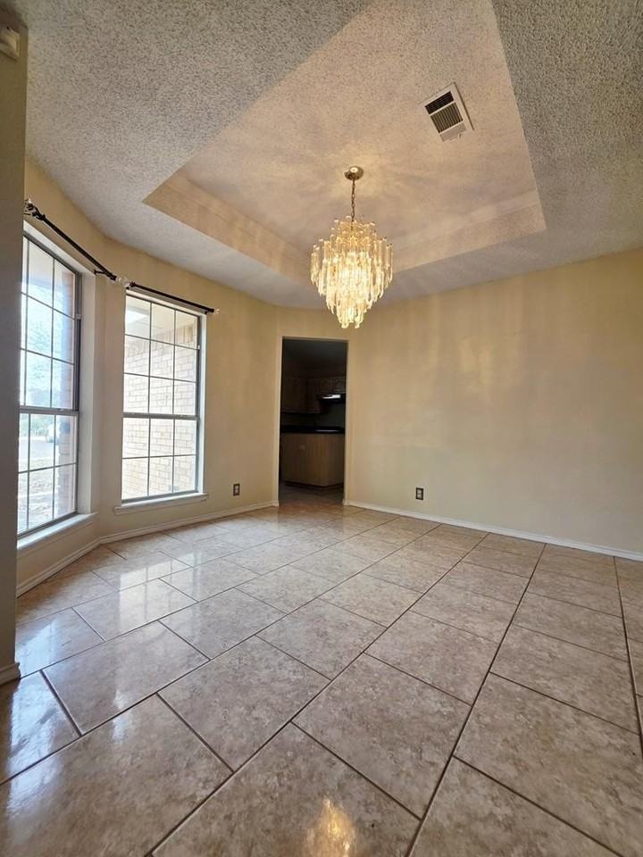 5012 Brunswick Cir - Photo 2 of 10