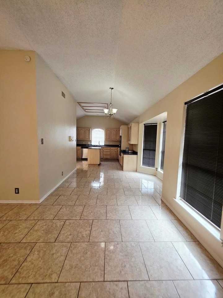 5012 Brunswick Cir - Photo 5 of 10