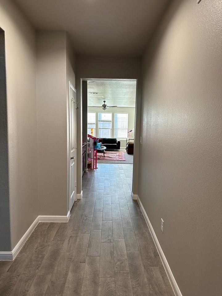 3119 Mearns Ct - Photo 2 of 14