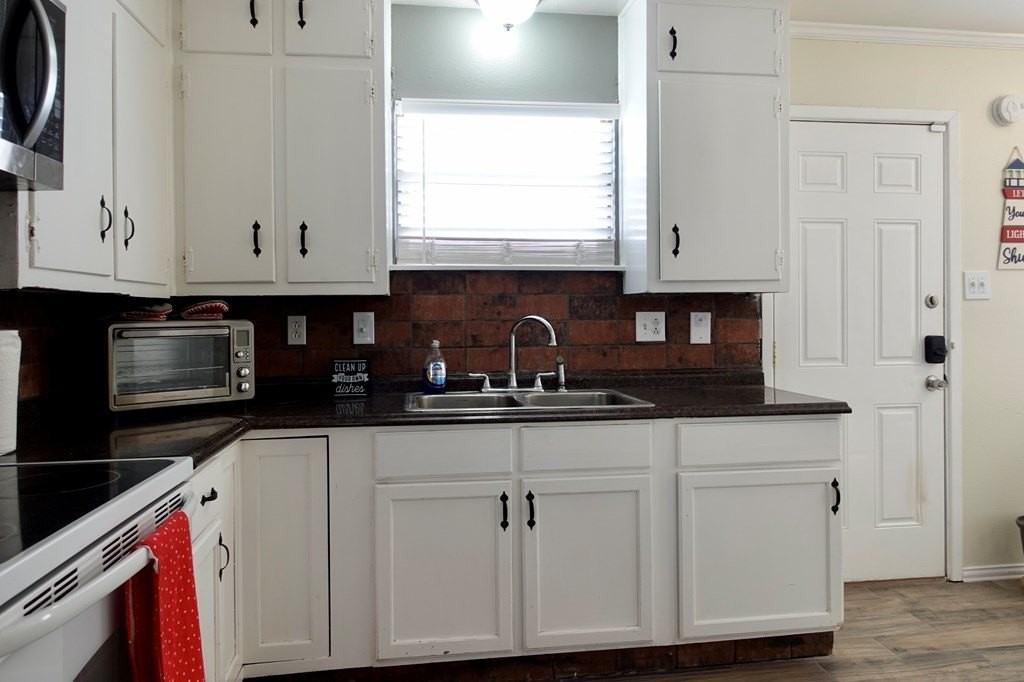 4719 Bowie Dr - Photo 7 of 39