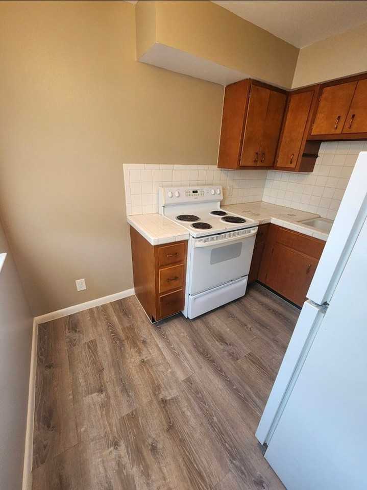 3001 W Ohio Ave Apt 23 - Photo 3 of 12