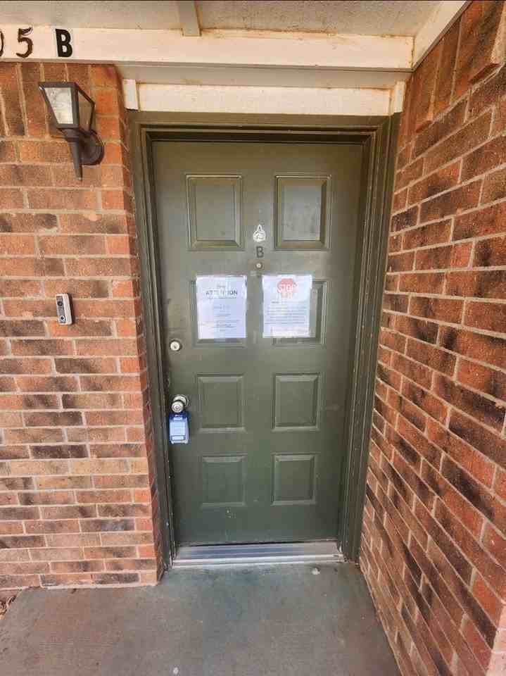 4405 Crockett Ave Apt B - Photo 2 of 22