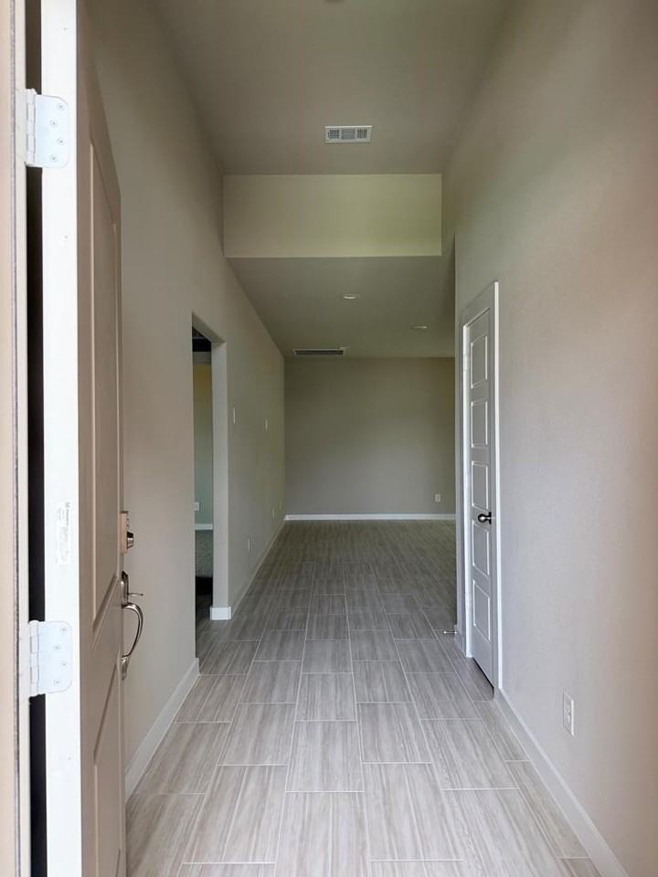 614 Victory Pkwy - Photo 3 of 22