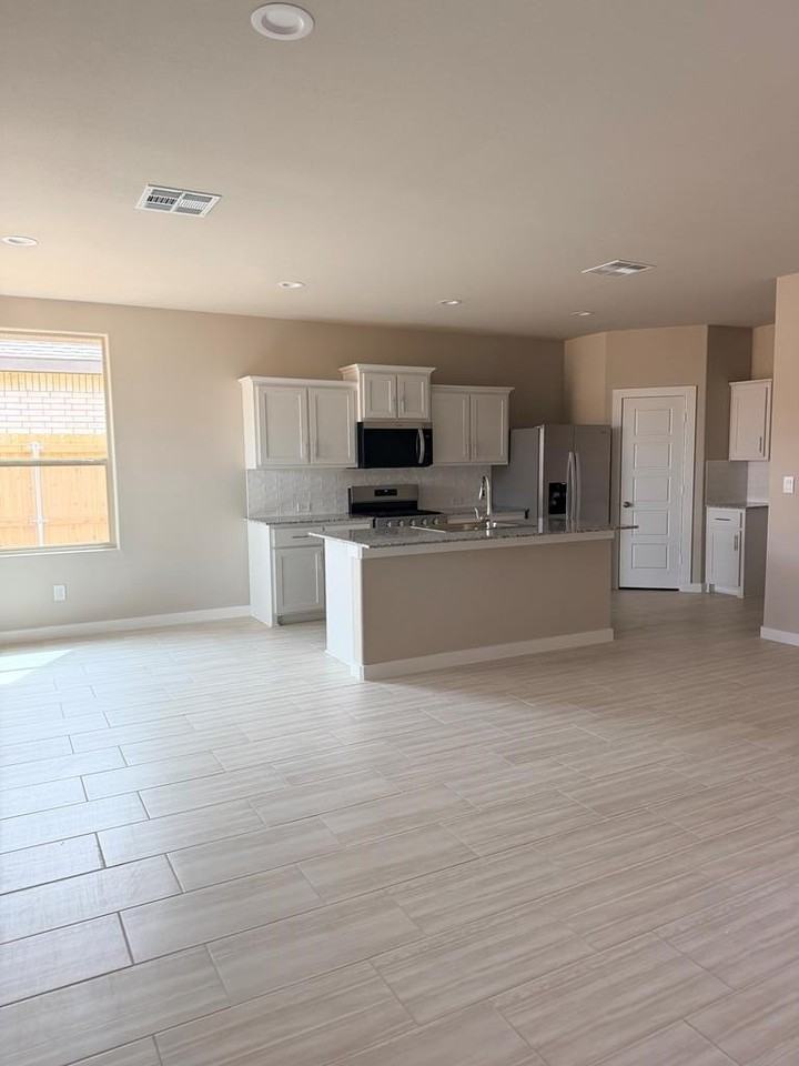 614 Victory Pkwy - Photo 5 of 22