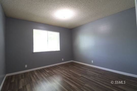 405 Rick Ct - Photo 7 of 12