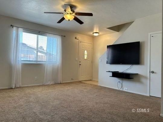 1017 Perdew Ave Apt B - Photo 3 of 11