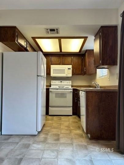 1017 Perdew Ave Apt B - Photo 5 of 11