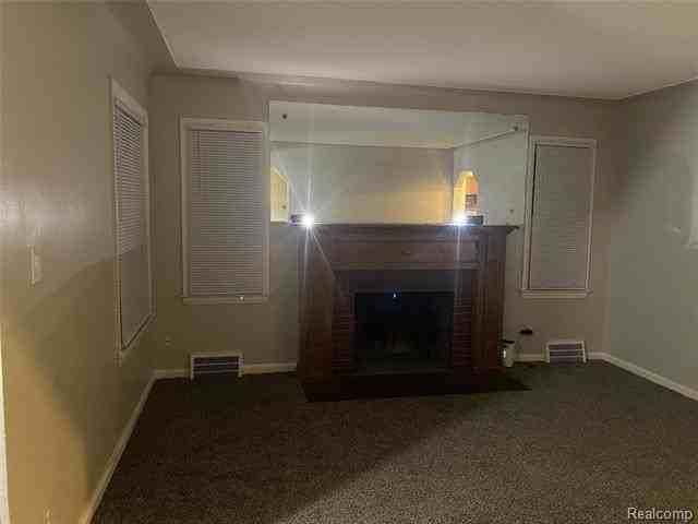 19624 Charest St - Photo 2 of 35