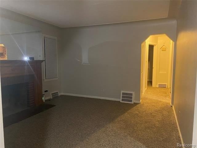 19624 Charest St - Photo 3 of 35