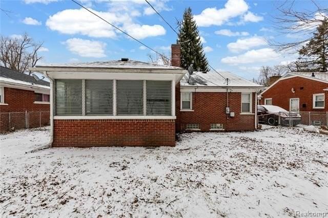 19501 Redfern St - Photo 2 of 33