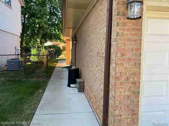 13347 Montego Dr - Photo 3 of 22