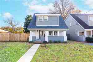 featured image of 229 Woodview Ave