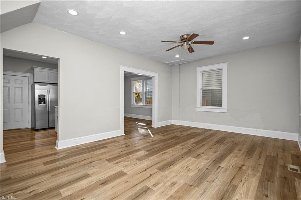 229 Woodview Ave - Photo 5 of 40