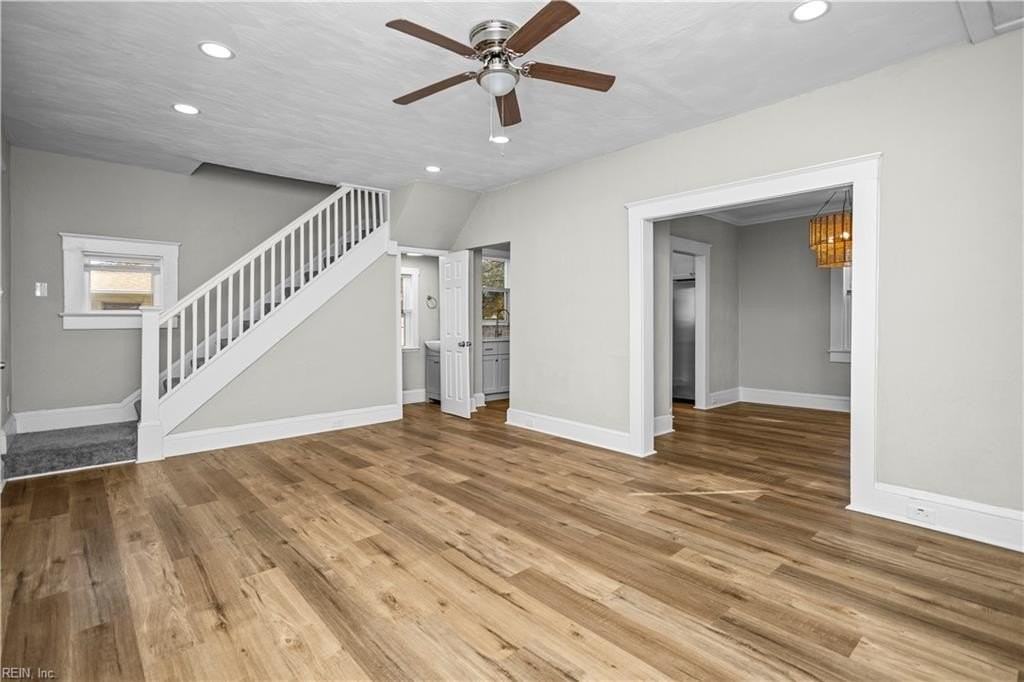 229 Woodview Ave - Photo 7 of 40