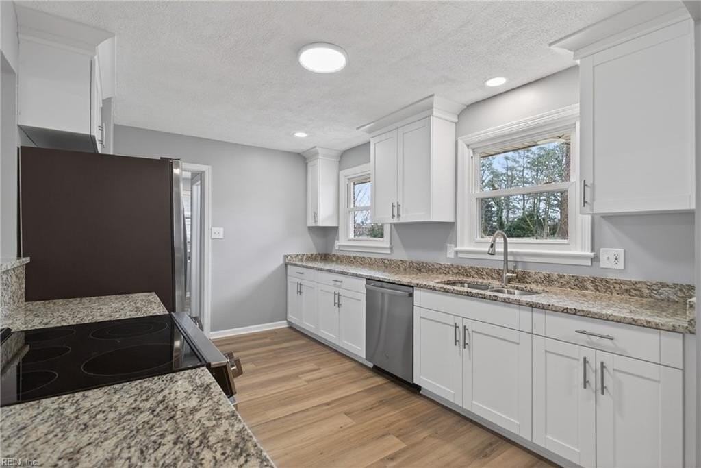 385 Stanton Rd - Photo 2 of 49